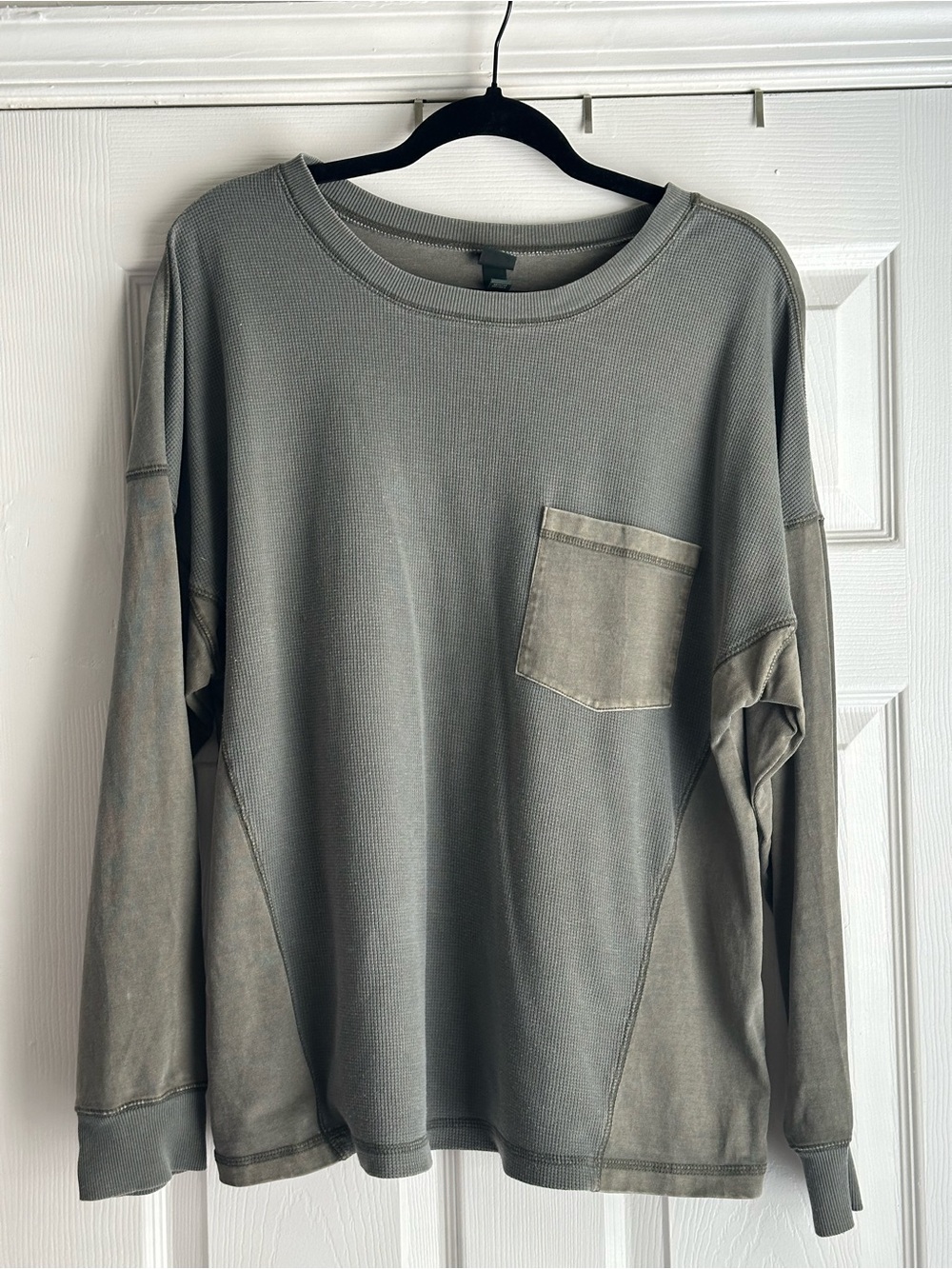 wild fable Women’s Long Sleeve Crewneck Pocket Shirt - Olive
